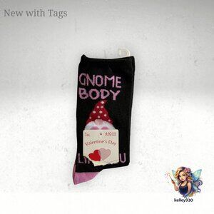 Valentine’s Day “Gnome Body Loves You” Socks NWT Women’s 4-10